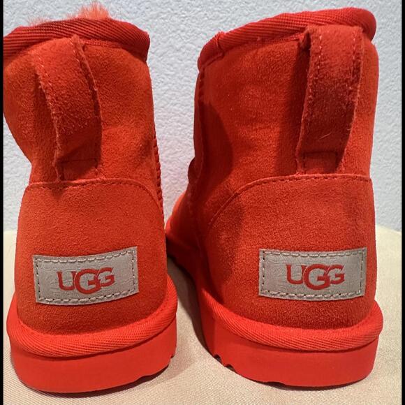 New UGG Australia Classic Mini Sheepskin Ankle Boots Women's Size 5 or Youth 3.5 - Picture 4 of 6